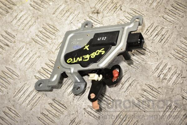 Активатор замка крышки багажника Kia Sorento 2002-2009 812403E000 371731 - 2