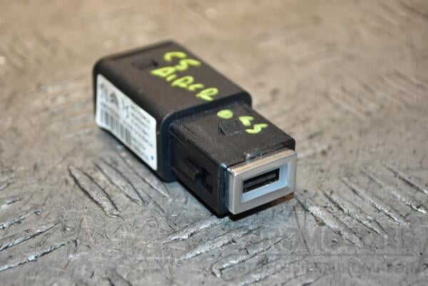 Разьем USB Citroen C5 Aircross 2017 98217039DX 372008 euromotors.com.ua