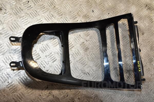 Накладка консолі куліси Mercedes E-class (W213) 2016 A2138100815 372666 euromotors.com.ua