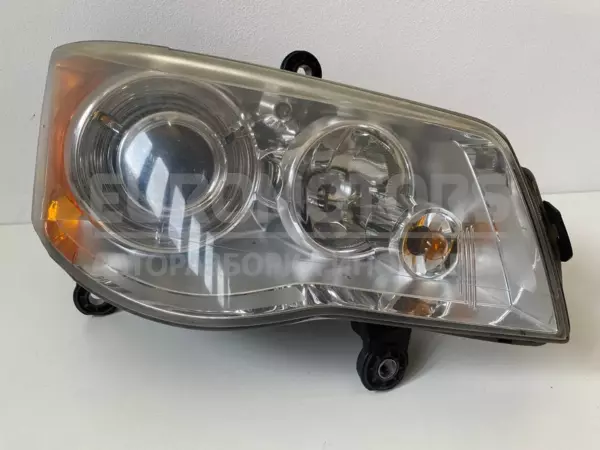 Права ксенонова фара Chrysler Voyager 2.8crd 2008-2016 05113338AD it-11334 Дизель euromotors.com.ua