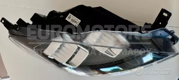 Права світлодіодна фара Ford Kuga 2.0tdci (Ecoblue) 2019 LV4B-13E014-FE it-10078 Дизель - 2