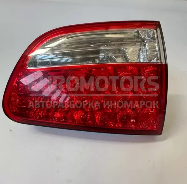 Левый внутренний свет Citroen C-Crosser 2.2 HDI 2009-2013 1146380 it-10391 Дизель euromotors.com.ua