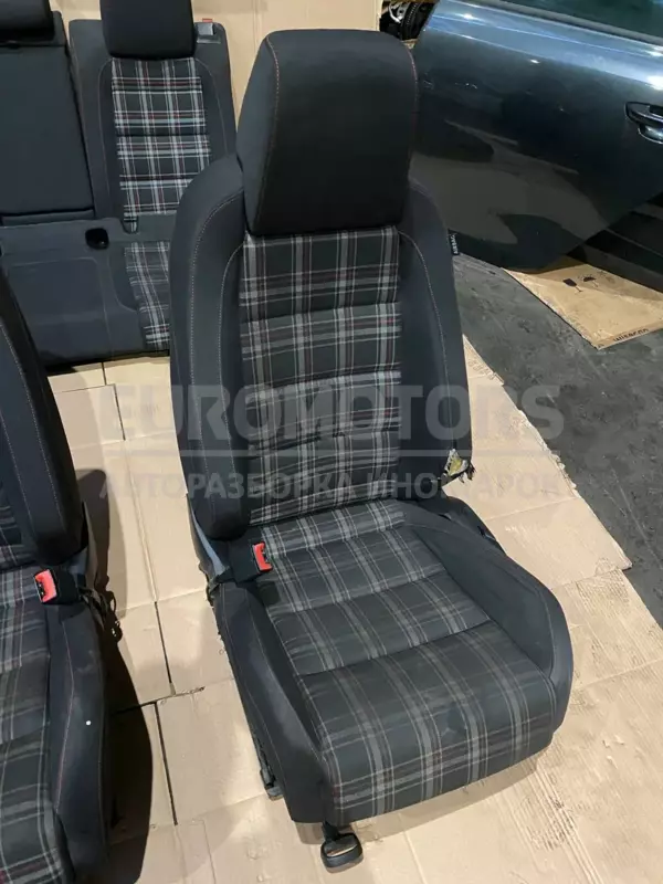 Салон весь комплект VW Golf 2.0 16V TSI (VI) 2008-2013 it-11109 Бензин - 4