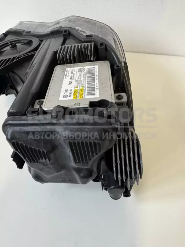 Ліва ксенонова фара Audi A1 1.6tdi 2010 8X0941003M it-11143 Дизель - 4