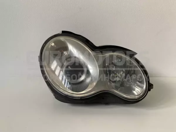 Правая ксеноновая фара Mercedes C-class 2.2cdi (W203) 2000-2007 A2038203861 it-10962 Дизель euromotors.com.ua