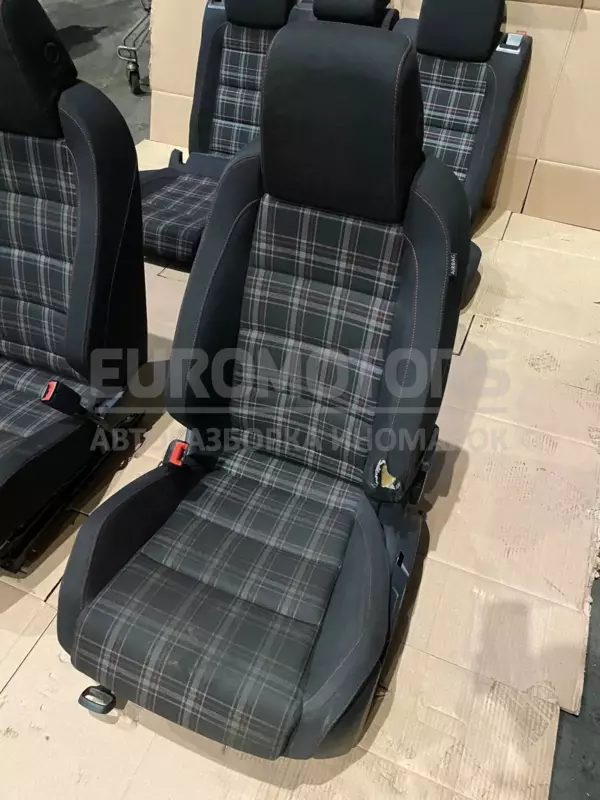 Салон весь комплект VW Golf 2.0 16V TSI (VI) 2008-2013 it-11109 Бензин - 10
