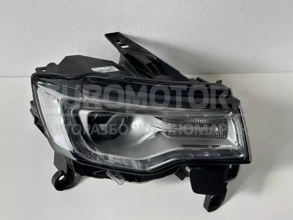 Правая биксеноновая светодиодная фара Jeep Grand Cherokee 3.0crd 2010 T77628B it-11123 Дизель - 11