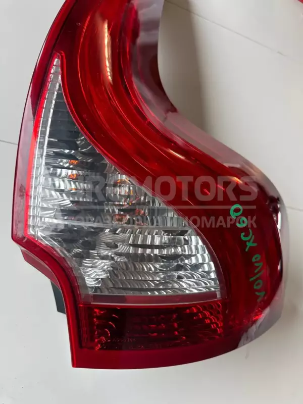 Правый задний фонарь Volvo XC60 2.4tdi (Bi-turbo) 2008 89504241 it-10222 Дизель - 2