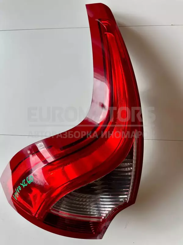 Левый задний фонарь Volvo XC60 2.4tdi (Bi-turbo) 2008 89504240 it-10223 Дизель euromotors.com.ua