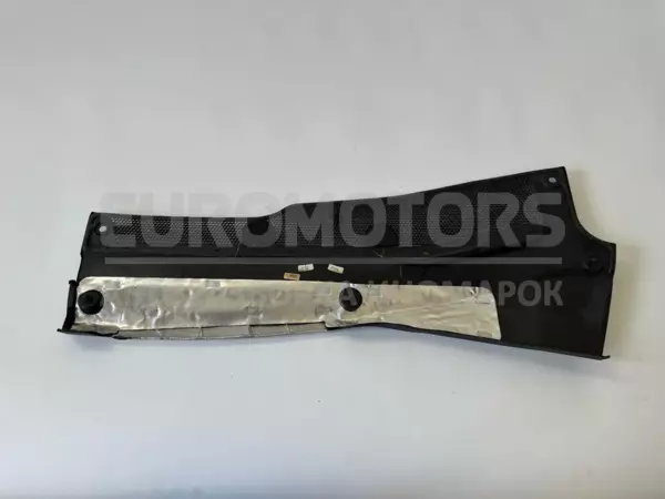 Пластик під лобовим склом Land Rover Evoque 2.0d 2018 K8D2-021B57-AD it-10658 Дизель - 2
