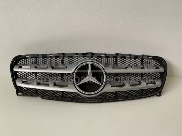 Верхняя решетка радиатора Mercedes GLA-Class 1.6T 16V (X156) 2013 a1568880400 it-10765 Бензин euromotors.com.ua