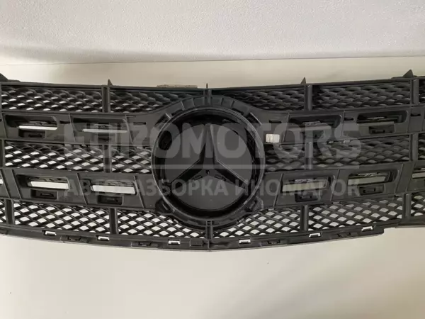 Верхняя решетка радиатора Mercedes GLA-Class 1.6T 16V (X156) 2013 a1568880400 it-10765 Бензин - 4