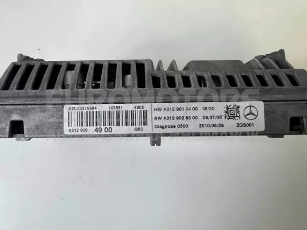 Дисплей автомобильного радиоприемника CD/DVD/GPS/навигатора Mercedes E-class 1.8 (W212) 2009-2016 A2129010400 it-11149 Бензин - 2