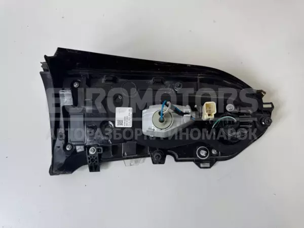 Правый внутренний свет Toyota Rav 4 2.5 2013 81580-42080 it-11160 - 2