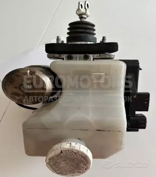 Блок управления ABS (Насос). Mitsubishi Pajero 3.2 DI-D (IV) 2007 MR569728 it-10250 Дизель - 2