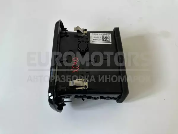 Центральні вентиляційні грати приладової панелі Volvo XC40 1.5 2017 31442626 it-10923 Бензин - 2