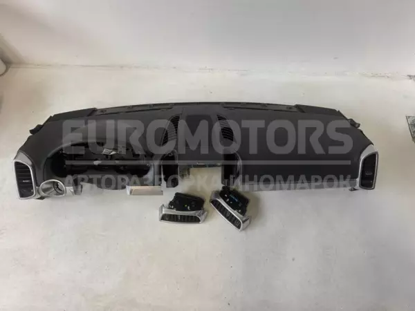 Центральная панель приборов с подушкой безопасности Porsche Cayenne 3.0tdi 2010 7P5857003 it-11448 Дизель euromotors.com.ua