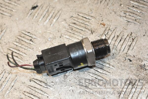 Датчик тиску палива в рейці Mercedes C-class 2.2cdi (W203) 2000-2007 0281002504 383044 euromotors.com.ua