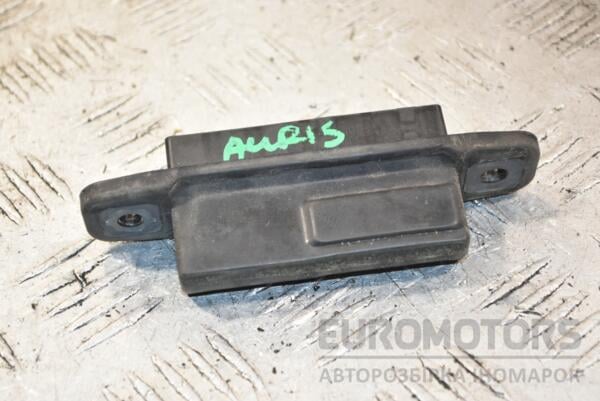 Кнопка відкриття кришки багажника зовнішня Toyota Auris (E15) 2006-2012 8484028030 383403 euromotors.com.ua