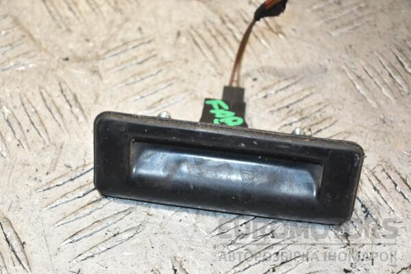 Кнопка открывания крышки багажника наружная электр Skoda Fabia 2007-2014 3T0827566C 383407 euromotors.com.ua