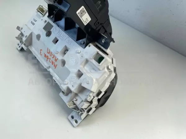 Спідометр на панелі приладів Mazda 3 2.2tdi 2013-2019 BJE155430 it-11775 Дизель - 5