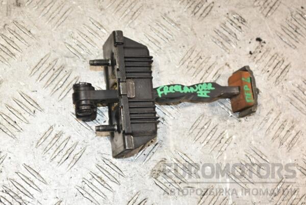 Обмежувач двері передній лівий Land Rover Freelander (II) 2007-2014 383891 euromotors.com.ua