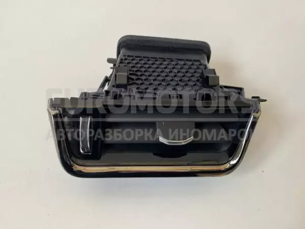Внутренняя вентиляционная решетка Land Rover Evoque 2.0d 2018 K8D2-018B08-A it-11639 Дизель euromotors.com.ua