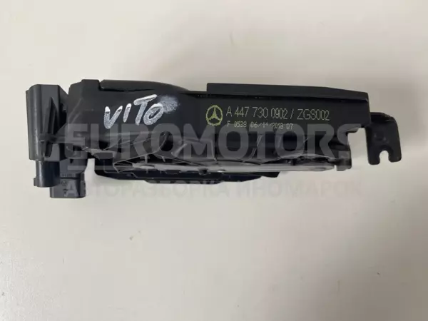 Замок задніх лівих дверей Mercedes Vito 2.2cdi (Bi-Turbo) (W447) 2014 A4477300902 it-11588 Дизель - 3