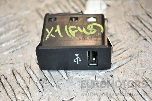 Разьем USB BMW X1 (F48) 2015 84106820397 384405 euromotors.com.ua