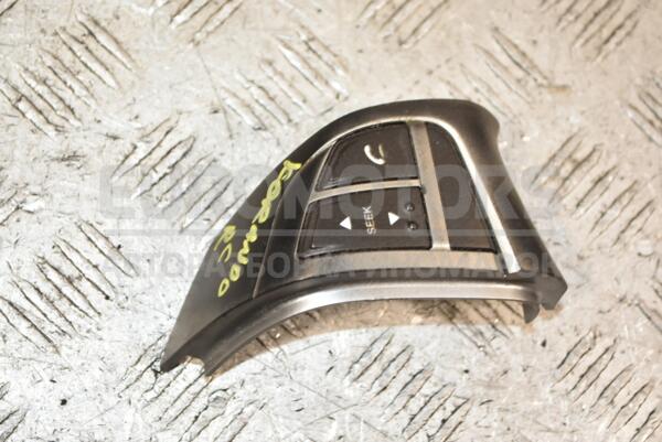 Кнопки руля правые SsangYong Korando C 2010 384482 euromotors.com.ua