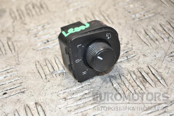Кнопка регулювання дзеркал Seat Leon 2013 5F0959565E 384689 euromotors.com.ua