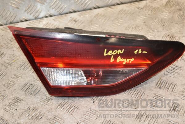 Ліхтар лівий внутрішній (дефект) Seat Leon 2013 5F0945093L 384900 euromotors.com.ua