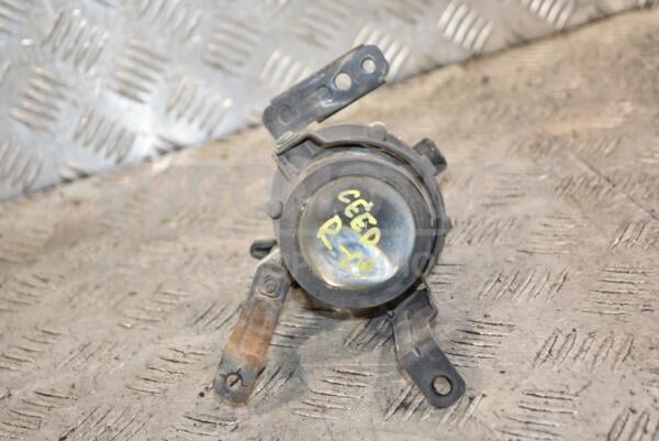Фара противотуманная правая -09 Kia Ceed 2007-2012 922021H000 385253 euromotors.com.ua