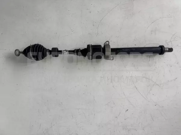 Передний правый полуось (привод) BMW 1 2.0tdi (F40) 2019-2024 15540010 it-12113 Дизель euromotors.com.ua