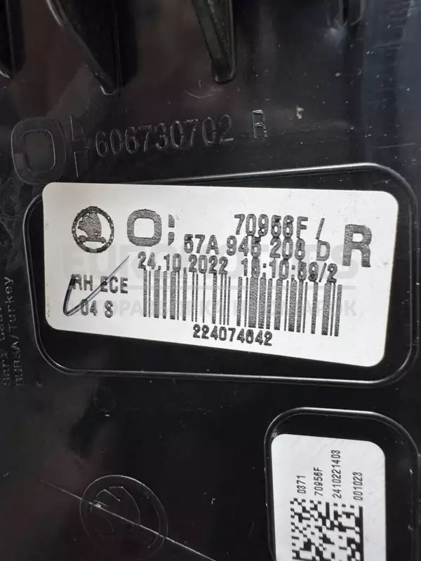 Задній правий світлодіодний ліхтар Skoda Karoq 2.0tdi 2017 57A945208D it-12167 Дизель - 5