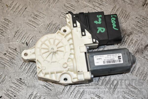 Моторчик склопідіймача задній правий Seat Leon 2006-2013 1K0959704AF 387747 euromotors.com.ua