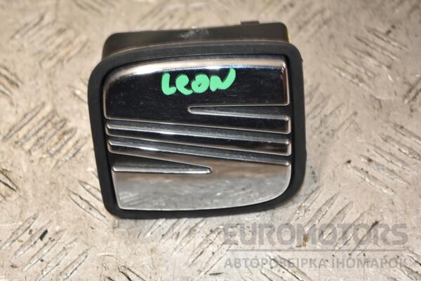 Ручка відкривання кришки багажника зовнішня електрика Seat Leon 2006-2013 6J4827565B 387757 euromotors.com.ua
