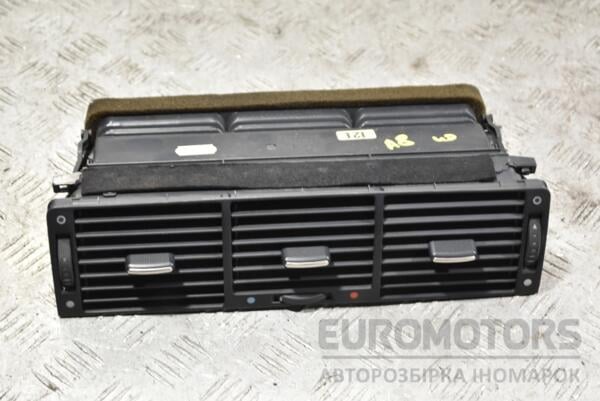 Дефлектор воздушный центральный Audi A8 (4D) 1994-2002 4D0820951J 388442 euromotors.com.ua