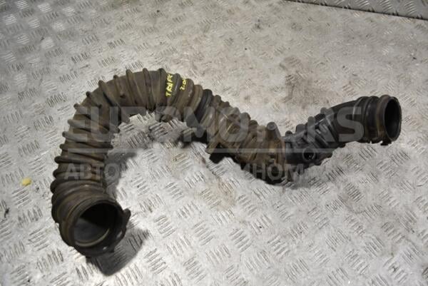 Патрубок повітряного фільтра Opel Vivaro 2.0dCi 2001-2014 8200607746 388882 euromotors.com.ua