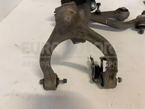 Левый поворотный кулак Mercedes E-class 2.0 cdi (W213) 2016 A2133324700 it-12657 Дизель - 7