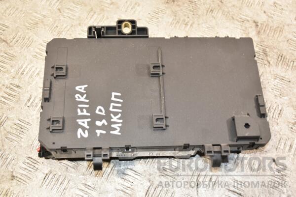 Блок предохранителей Opel Zafira (B) 2005-2011 13220831 390469 - 2
