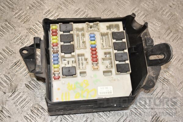 Блок запобіжників Renault Clio (III) 2005-2012 8200356231 390494 euromotors.com.ua
