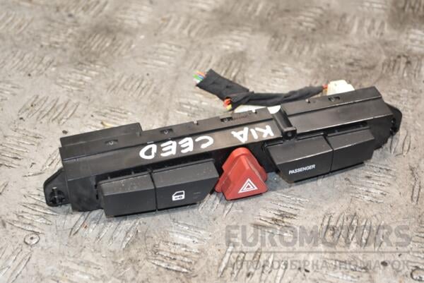 Блок кнопок аварийка Kia Ceed 2007-2012 937001H000 390533 euromotors.com.ua