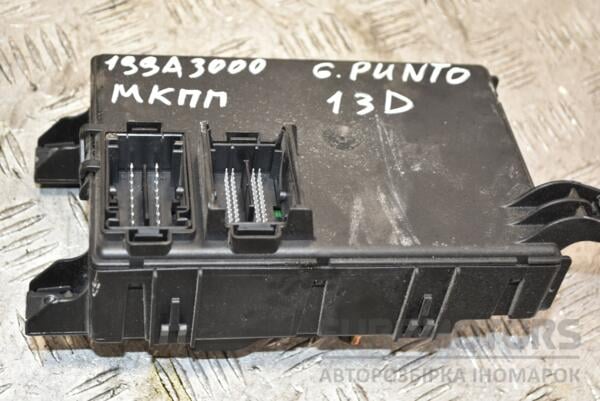 Блок запобіжників Fiat Grande Punto 2005 517986150 390557 - 2