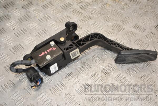 Педаль газа электрическая пластик Hyundai Tucson 2004-2009 327002E300 391842 euromotors.com.ua
