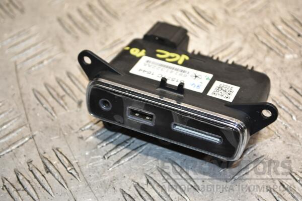 Роз'єм USB / AUX Jeep Grand Cherokee 2010 68141322AA 392736 euromotors.com.ua
