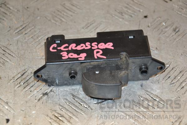Кнопка стеклоподъемника задняя правая Citroen C-Crosser 2009-2013 8608A183 393543 euromotors.com.ua