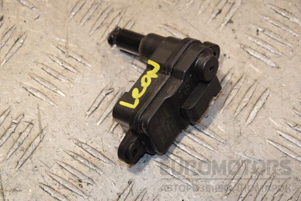 Привод открывания лючка топливного бака Seat Leon 2020 8V0862159A 396151 euromotors.com.ua
