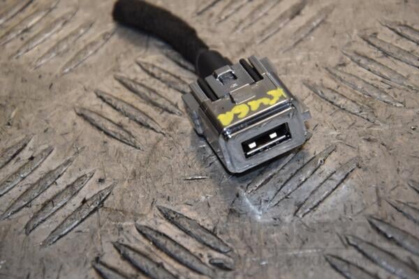 Разьем USB Ford Kuga 2012-2019 AM2T19A164BB 396334 euromotors.com.ua