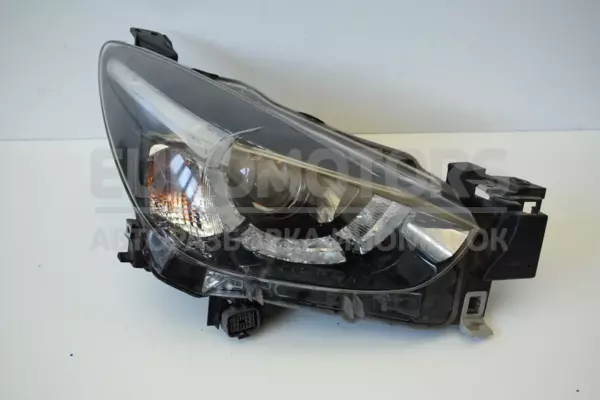 Правая ксеноновая фара Mazda 2 1.5 16v 2014 D09K-51030 it-13370 Бензин euromotors.com.ua